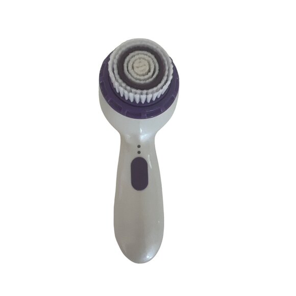 Soniclear Petite Facial Cleaning Brush & Sonicsmooth Dermaplaning Tool Set - Picture 3 of 8